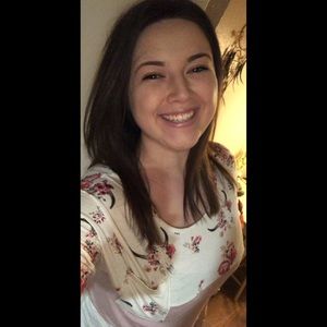 Meet your posher, Ashley